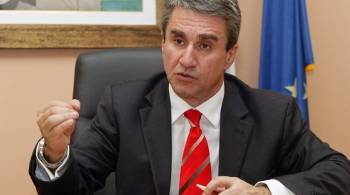 Λοβέρδος: Ο Βαρουφάκης εκμεταλλεύεται τη θέση του για προσωπικό όφελος