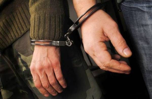 2 συλλήψεις για κλοπή αυτοκινήτου από τον Ριζόμυλο 