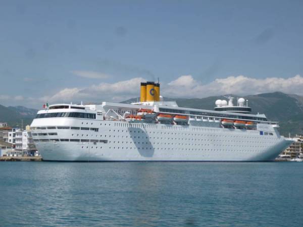 1.197 τουρίστες στην Καλαμάτα με το κρουαζιερόπλοιο “Costa Neoclassica”