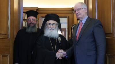Με τον αρχιεπίσκοπο Σινά, Φαράν και Ραϊθώ και ηγούμενο της Ιεράς Μονής Αγίας Αικατερίνης Όρους Σινά, Δαμιανό, συναντήθηκε ο Κ. Τασούλας