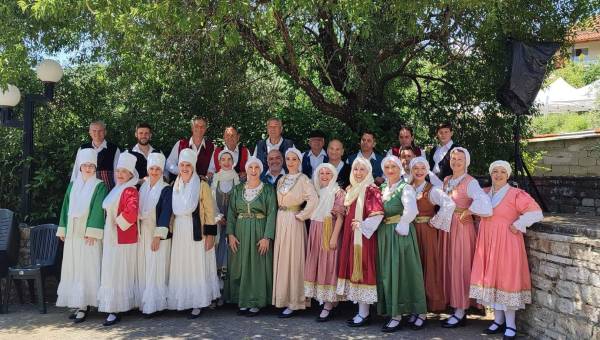 «Ντα ξέρ΄ς πόθιν έρισι, ξέρ΄ς κι που παέν΄ς»: &quot;Ταξίδι στο χρόνο&quot; από το Λαογραφικό σύλλογο “Κορύβαντες”