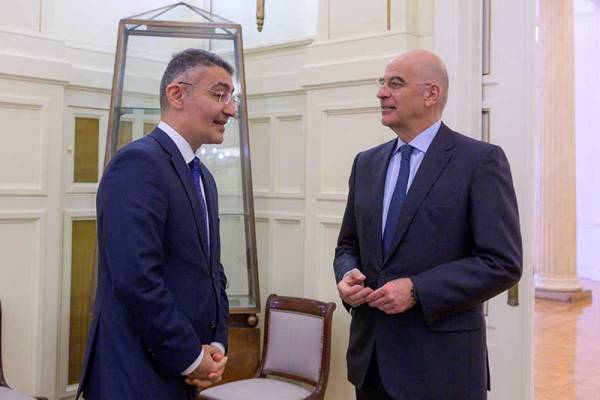 Συνάντηση Ν. Δένδια με τον απερχόμενο πρεσβευτή του Αζερμπαϊτζάν στην Ελλάδα