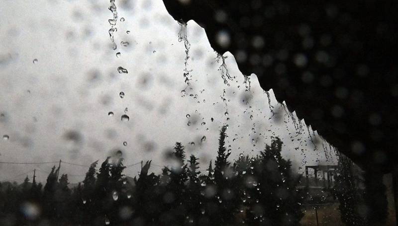 Εντονη βροχόπτωση στη Μάνη - Εκλεισε ο δρόμος από χειμάρρους στον Αγιο Νίκωνα