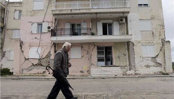 Πάνω από 200 σπίτια πρέπει να κατεδαφιστούν στην Κεφαλονιά λόγω του σεισμού