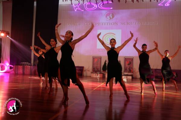 Χορευτές από 11 χώρες στο “Kalamata Dance Cup”