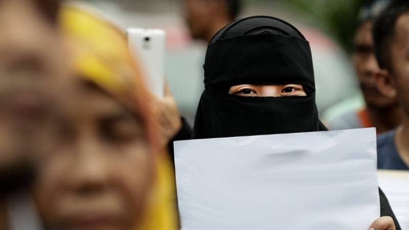 Δανία: Η Βουλή ενέκρινε νόμο για την απαγόρευση της μαντήλας στους δημόσιους χώρους
