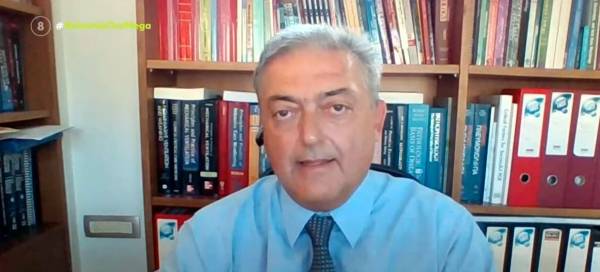 Βασιλακόπουλος: Το τέταρτο κύμα δε θα σταματήσει αν δεν εμβολιαστούμε (Βίντεο)