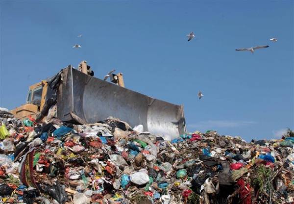 Ευθύνες σε κυβέρνηση και δημάρχους για τα σκουπίδια χρεώνει ο Τατούλης