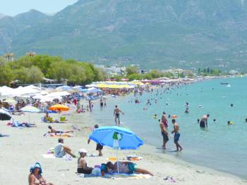 Κατάλληλη για μπάνιο η θάλασσα της Καλαμάτας