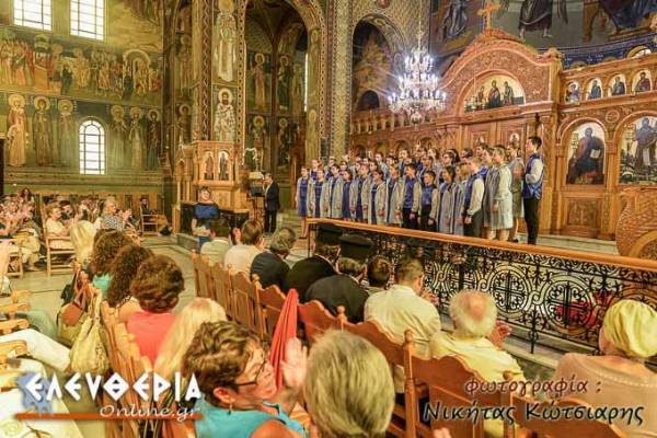 Θρησκευτικές χορωδίες a cappella στο ναό των Ταξιαρχών στην Καλαμάτα (φωτογραφίες)