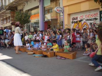 Με &quot;τα χελιδονίσματα&quot; γιόρτασαν την άνοιξη οι μαθητές του Δημοτικού Ωδείου (βίντεο)