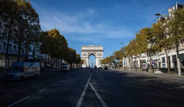Μεγάλη η πίεση στα νοσοκομεία του Παρισιού - Δεν εξετάζεται lockdown