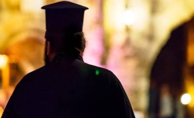Πύργος: Ιερέας πήρε διαζύγιο λόγω… ταρώ – Η εμμονή της πρεσβυτέρας με την μελλοντολογία