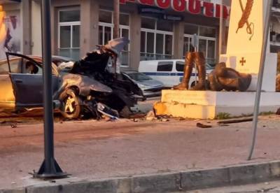 Τροχαίο με δύο νεκρούς στη Φλώρινα - ΙΧ έπεσε πάνω σε άγαλμα