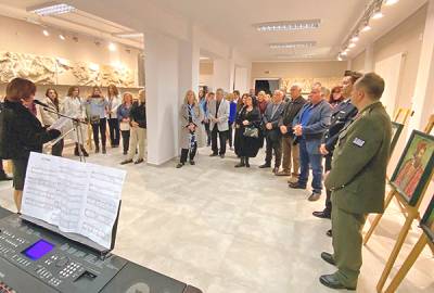 Εκθεση ξυλόγλυπτων πορτρέτων ηρώων  στο Πολεμικό Μουσείο Καλαμάτας   