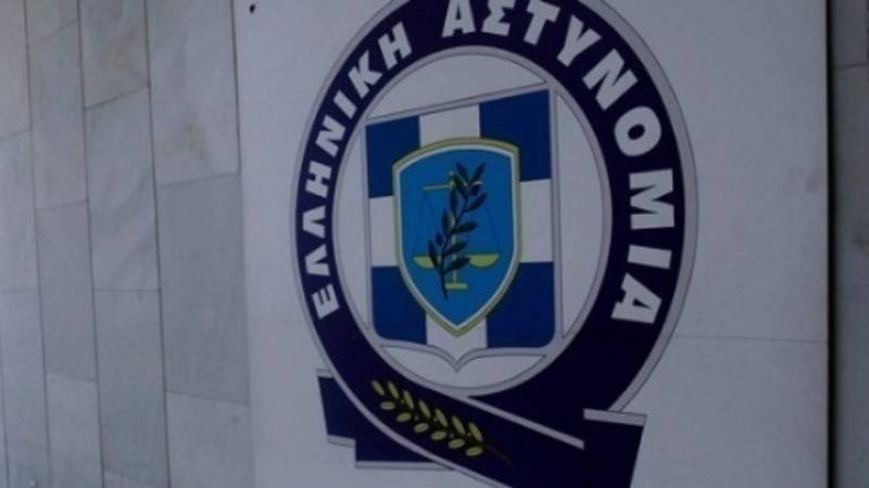 Προσαγωγές αστυνομικών για συμμετοχή σε κύκλωμα παράνομων ελληνοποιήσεων (βίντεο)