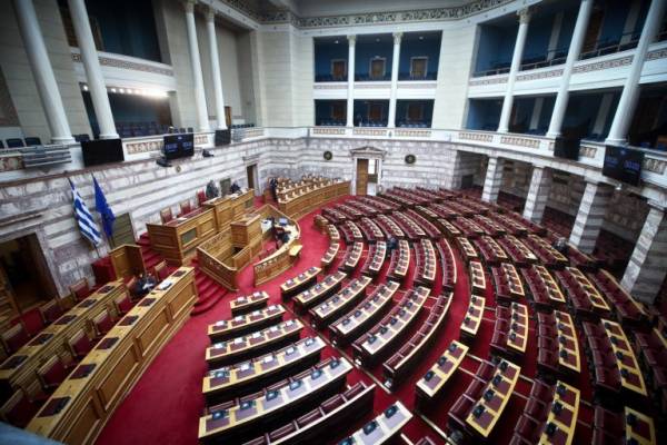 Βουλή: Βαριές πολιτικές κατηγορίες για βίλες και δάνεια, μεταξύ του Άδ. Γεωργιάδη και των βουλευτών ΣΥΡΙΖΑ Χ. Μαμουλάκη και Σ. Φάμελου