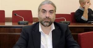 Άλλαξε γραφείο στη Βουλή ο Αλεξόπουλος μετά τις ενοχλήσεις χρυσαυγιτών