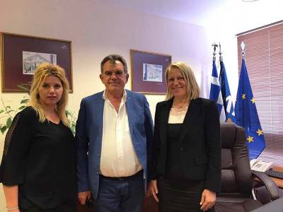 Ο Τσώνης δηλώνει &quot;σοφότερος&quot; μετά από συνάντηση με Δούρου