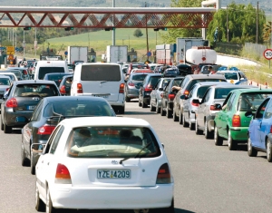 Την Παρασκευή και το Σάββατο 15.300 αυτοκίνητα πέρασαν από τα διόδια στο Μάναρη 