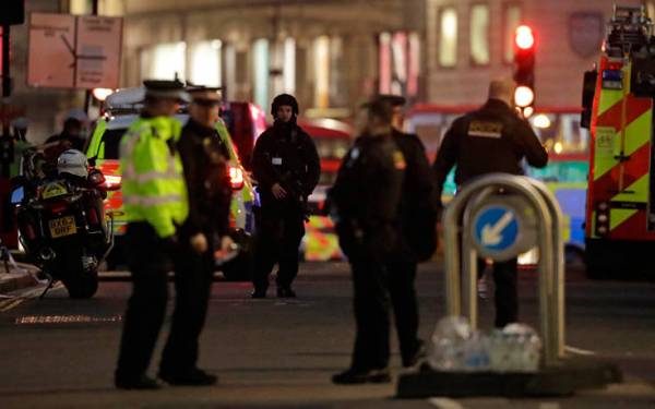 Αιματηρό επεισόδιο με δυο μαχαιρωμένους στο Σίτι του Λονδίνου