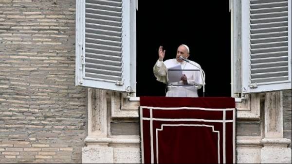 O Πάπας Φραγκίσκος καταγγέλλει την «εργαλειοποίηση» των μεταναστών