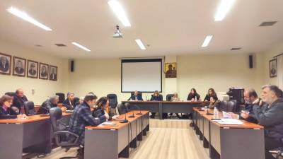 Ομόφωνο “όχι” της Δημοτικής Κοινότητας Κυπαρισσίας για το λιγνιτωρυχείο