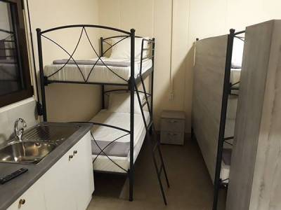 Υπνωτήρια Δήμου Καλαμάτας: Εγκαινιάστηκαν το Νοέμβριο του 2021 και ανοίγουν τώρα!