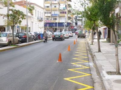 Κίτρινες γραμμές στη Βασ. Γεωργίου 