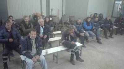 Υποψήφιος του ΚΚΕ μίλησε σε εργαζόμενους της ΔΕΥΑΚ
