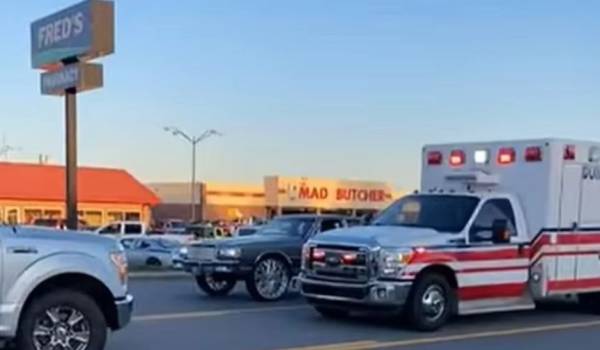 ΗΠΑ: Ένας νεκρός και 20 τραυματίες έπειτα από πυρά έξω από έκθεση αυτοκινήτων στο Άρκανσο