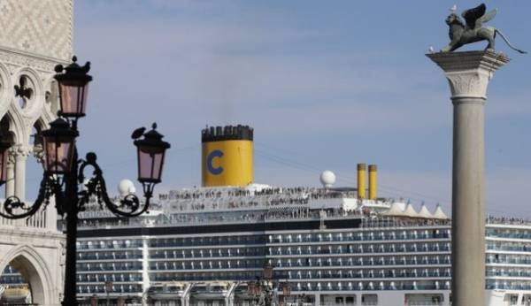 Βενετία: Πρέπει να απαγορεύσει τα κρουαζιερόπλοια