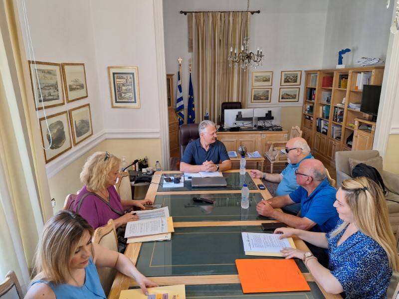 Συνάντηση Περιφέρειας - Ε.Σ.Α.μεΑ: Στόχος η Πελοπόννησος να γίνει πρότυπο σε ζητήματα ΑμεΑ
