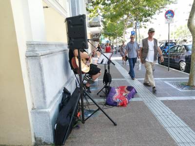 Μικρή... όαση οι μουσικοί του δρόμου