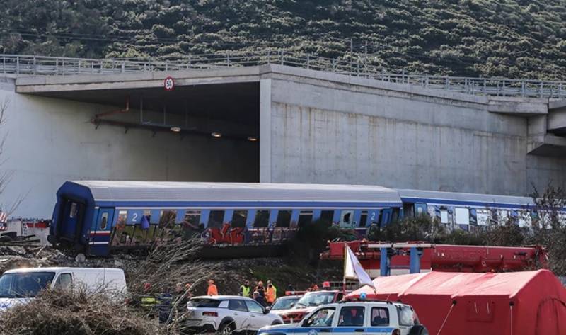 Δυστύχημα στα Τέμπη: Στον εφέτη ανακριτή Λάρισας για απολογία πρώην γενικός διευθυντής της Διεύθυνσης Δικτύων του ΟΣΕ