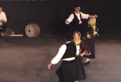 Παράσταση του Μορφωτικού&quot; Λαϊκή παράδοση και παιδί&quot;