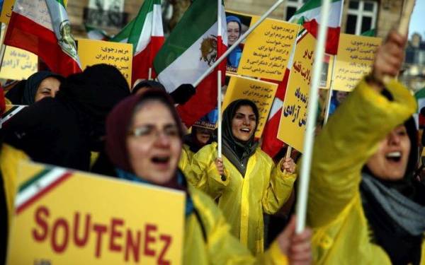 Παρίσι και Τεχεράνη ανταλλάσσουν πρέσβεις έπειτα από διπλωματική κρίση μηνών
