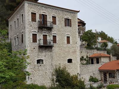 Σύμβαση για ενεργειακή αναβάθμιση κτηρίου στην Καρύταινα