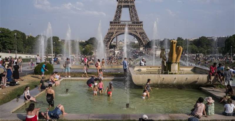 Γαλλία: Οι καύσωνες του φετινού καλοκαιριού αιτία για 1.465 περισσότερους θανάτους