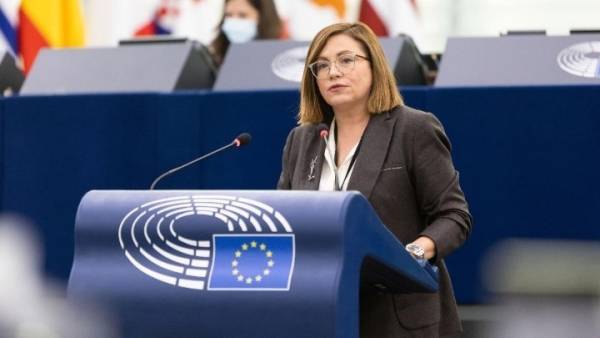 Σπυράκη: Επείγουσα έκκληση στο Ευρωπαϊκό Συμβούλιο για τη μείωση του ενεργειακού κόστους