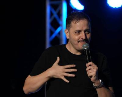 Μεσσηνία: Ο Αλέξανδρος Τσουβέλας στο Ανοιχτό Θέατρο Μηλέας