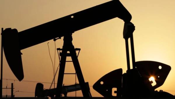 Σαουδική Αραβία και Ρωσία προχωρούν σε περαιτέρω περικοπές στην προσφορά του πετρελαίου
