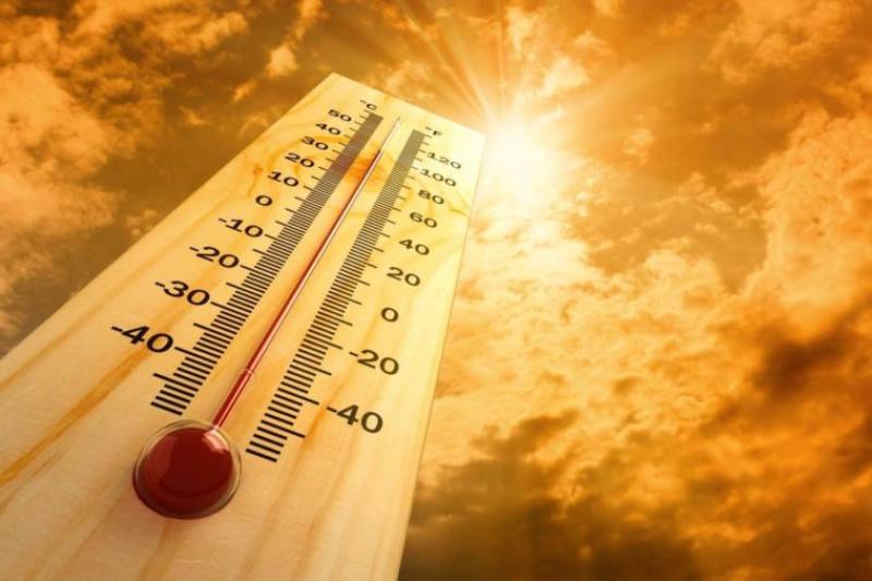 Καυτό 4ήμερο με λίβα, 40αρια, αλλά και καταιγίδες