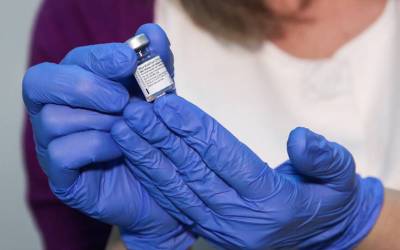 Εμβόλιο Pfizer/BioNTech: Ακόμη 300.000.000 δόσεις εξασφάλισε η Κομισιόν