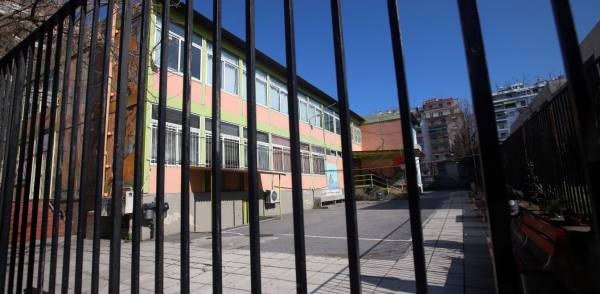Σχολεία: Κλειστά τη Δευτέρα στη Μυτιλήνη λόγω κορονοϊού και προσφυγικού