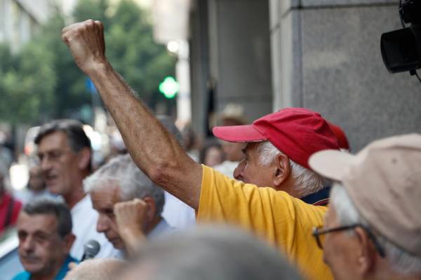 Συνταξιούχοι στη συγκέντρωση του ΠΑΜΕ