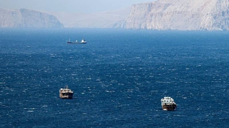 Τα Στενά του Ορμούζ θα είναι «εντελώς ανοικτά» την Παρασκευή, διαβεβαίωσε ο Ντ. Τραμπ