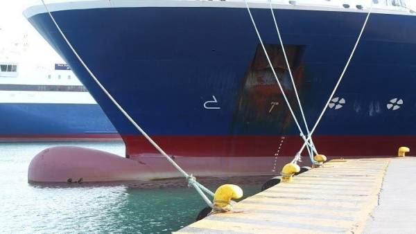 Δεμένα τα πλοία που αναχωρούν από Πειραιά, λόγω 24ωρης παμπειραϊκής απεργίας