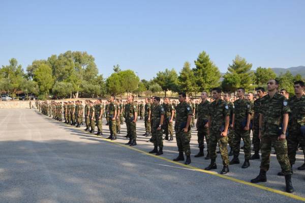 Ορκίστηκαν 230 νεοσύλλεκτοι της 2015 Δ&#039; ΕΣΣΟ στον 9ο Σύνταγμα Πεζικού (βίντεο και φωτογραφίες)