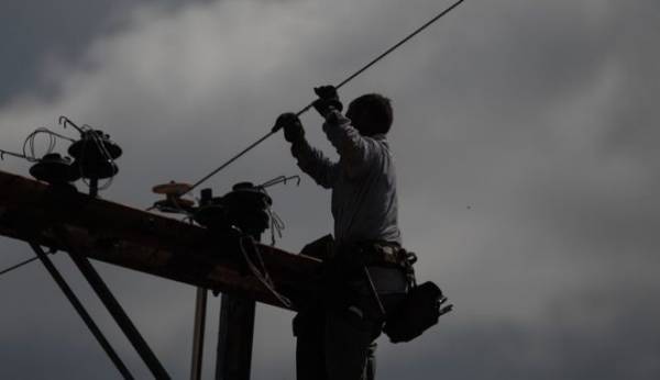 Ιανός: Συνεχίζονται οι εργασίες για αποκατάσταση του ρεύματος σε Κεφαλονιά, Ζάκυνθο, Ιθάκη και Καρδίτσα